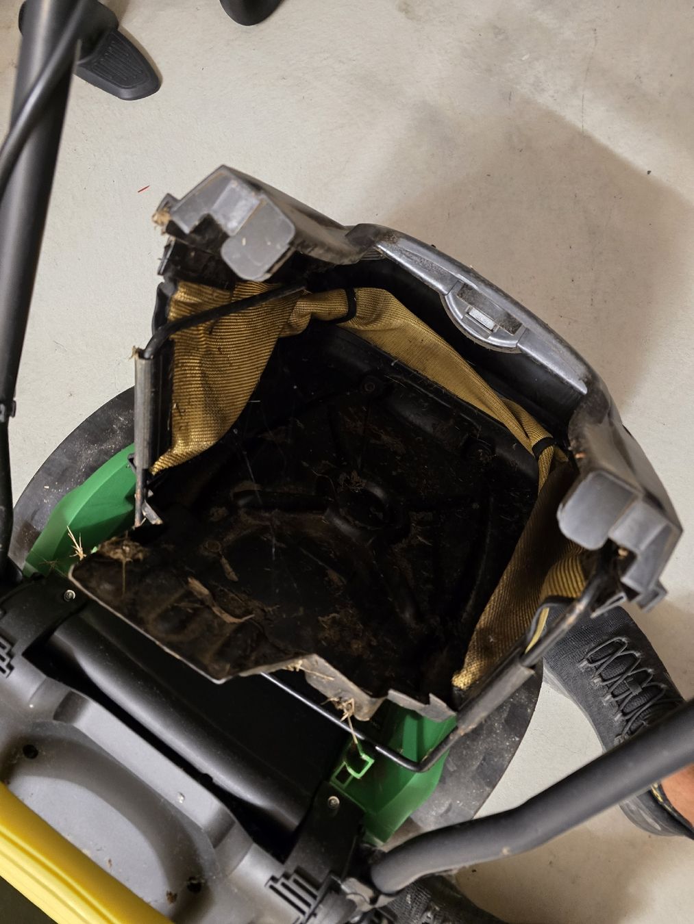Tondeuses à gazon: Okey Elektro Rasenmäher – D'occasion à Pfäffikon ZH par Kevin_haeusler 1