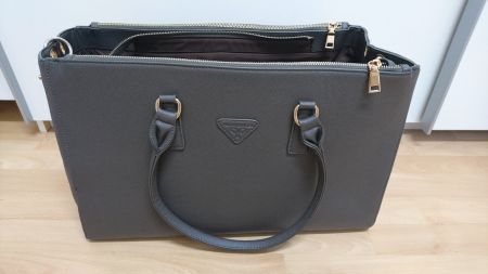 Grosse Hundetasche mit Fächer, wie normale Handtasche
