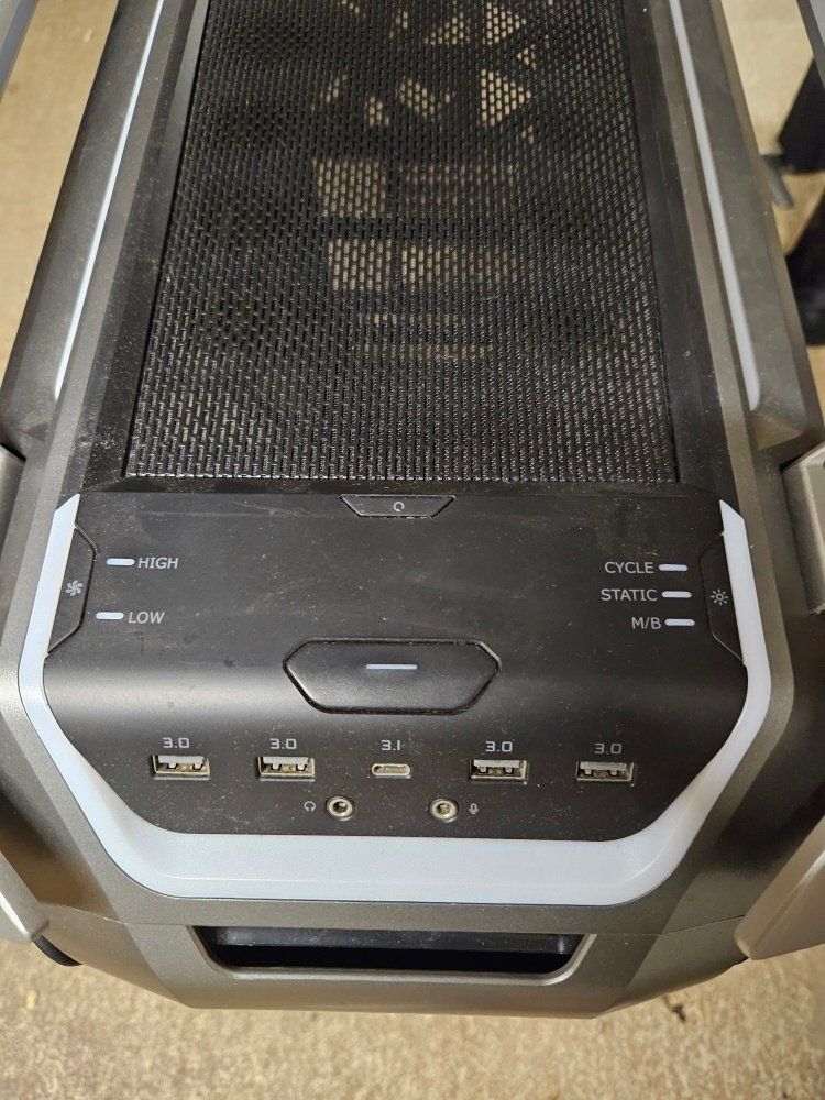 Custodie: Cooler Master Cosmos C700P High-End Full-Tower PC-Gehäuse – Usato da Luzern venduto da igo_ldf2 2