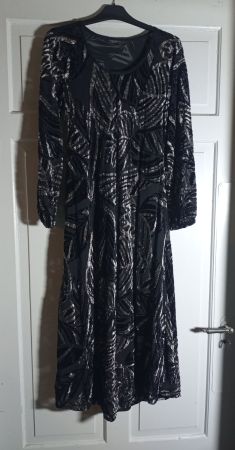 NEU Nile Maxikleid mit schönen Muster Silber S