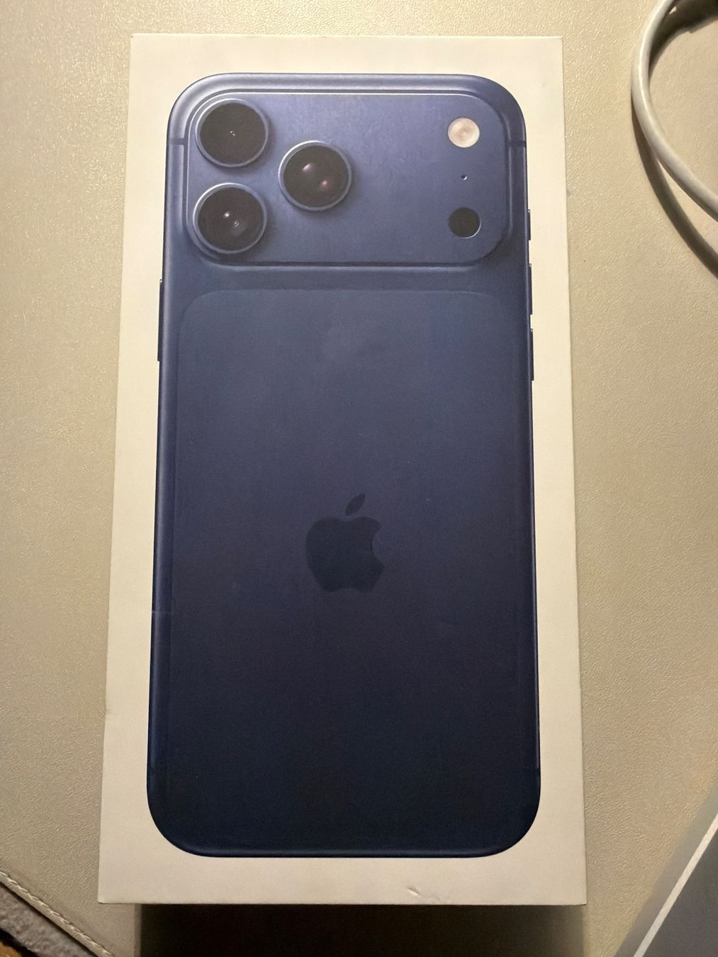 Apple Telefoni cellulari / Smartphones: Iphone 17 Pro Max 256gb deep blue – Nuovo (secondo la descrizione) da Altendorf venduto da Zebidou 4