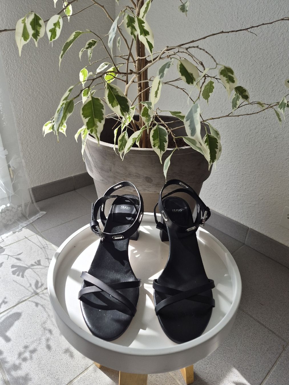 Hugo Boss Damenschuhe: Hugo Boss p.o.239 Fr – Gebraucht aus St-Prex von natali78 1