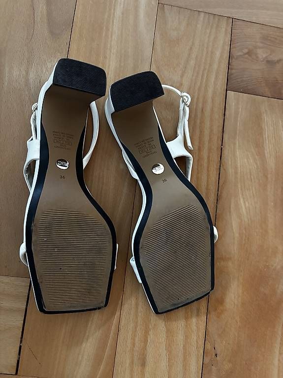 Zara Damenschuhe: Weisse High Heels / Sandalen mit 5cm Absatz, Gr. 36 – Gebraucht aus Bern von saeruhb 2