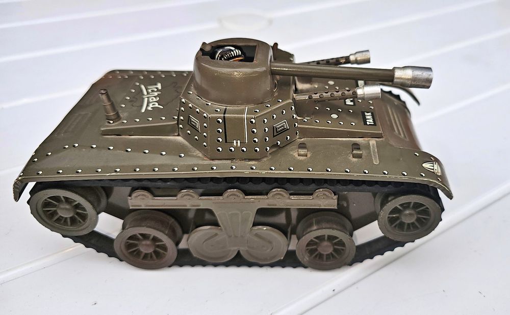 Ancien jouet - Tank / Altes Spielzeug - Panzer 1