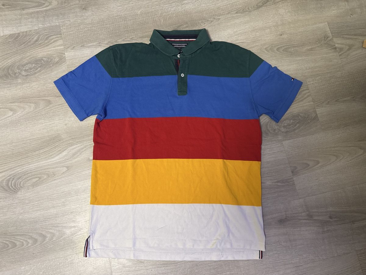 Tommy Hilfiger Polo-Shirts: Polo Tommy Hilfiger coloré, taille XL – Gebraucht aus Montreux von luc_w7cx