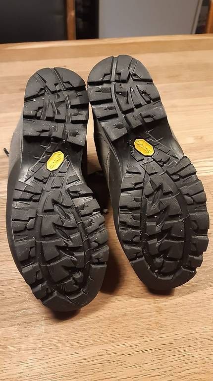 Scarpe da uomo: Chaussures de randonnée Meindl taille 39.5 – Usato da Vessy venduto da manuemonod 1