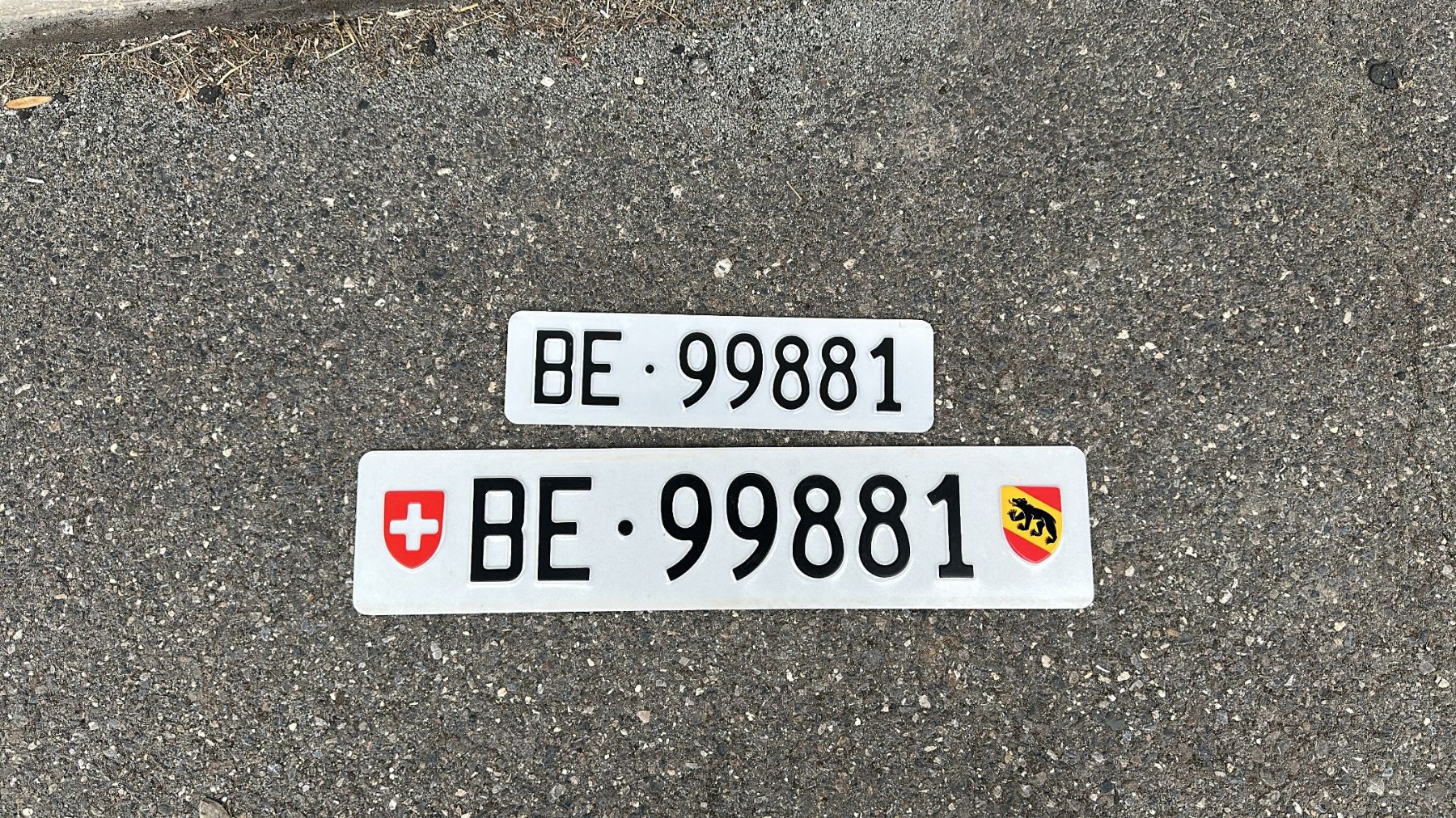 Insegne: Autonummer Nummernschild Kontrollschild | BE99881 – Usato da Gstaad venduto da 66666
