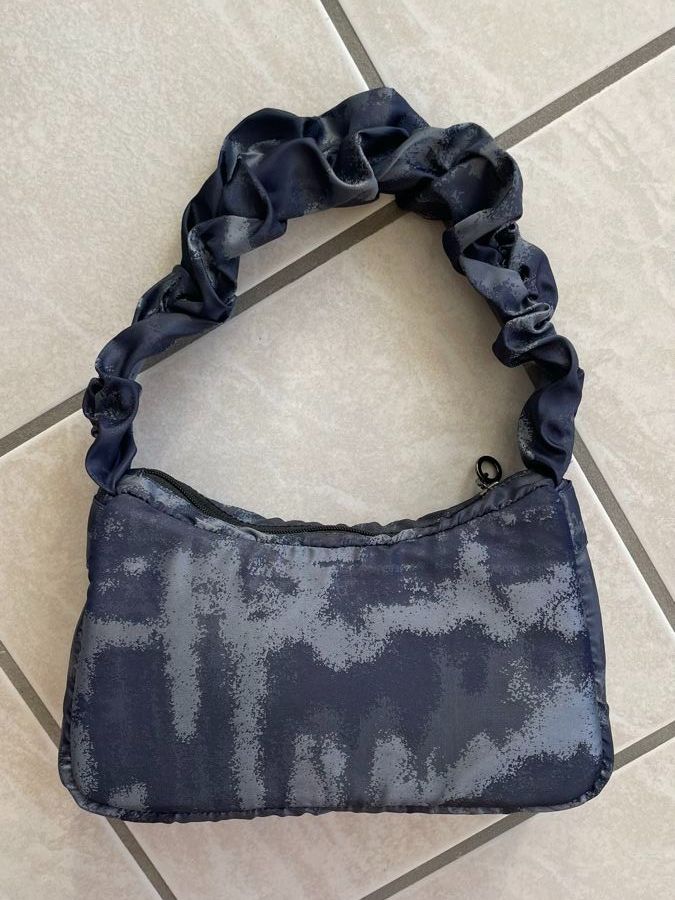 Borse da donna: Navy handbag - Kata Haratym sample – Nuovo (secondo la descrizione) da Meilen venduto da KatKatHar