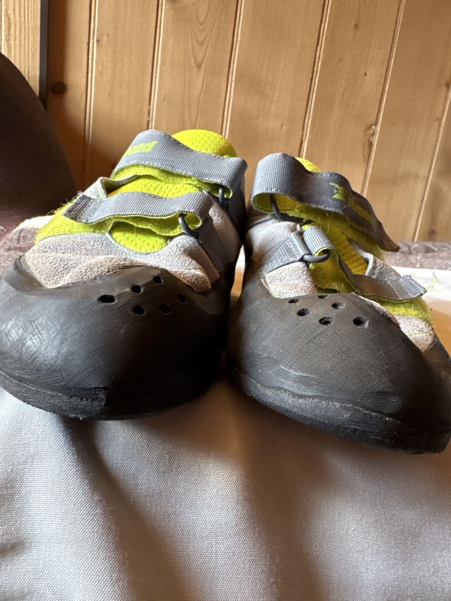 Salewa Scarpe da donna: praktisch neue Simond Schuhe Größe 41 – Usato da Naters venduto da vir_8t9z 2