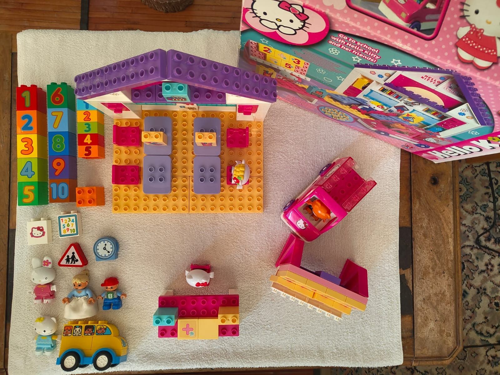 Hello Kitty Kit di costruzioni: Hello Kitty school, Unico compatible lego Duplo - complet – Usato da Lausanne venduto da GeoTrouvetou1952 2