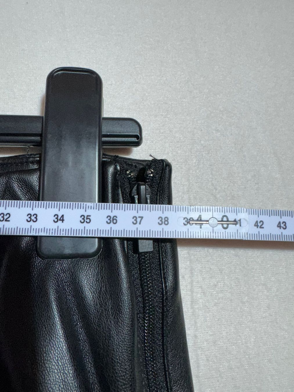 Pantaloni: Hose aus Kunstleder von Pageone Gr. L – Usato da Grosswangen venduto da SALE_SALE_SALE 2