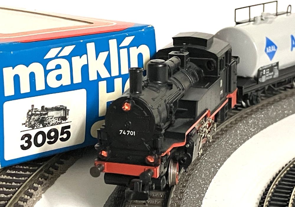 Märklin Modelleisenbahnen: märklin 3095~ Güterzug mit Dampflok DB 74 701 - ARAL Esso... – Gebraucht aus Thun von retoolinoo