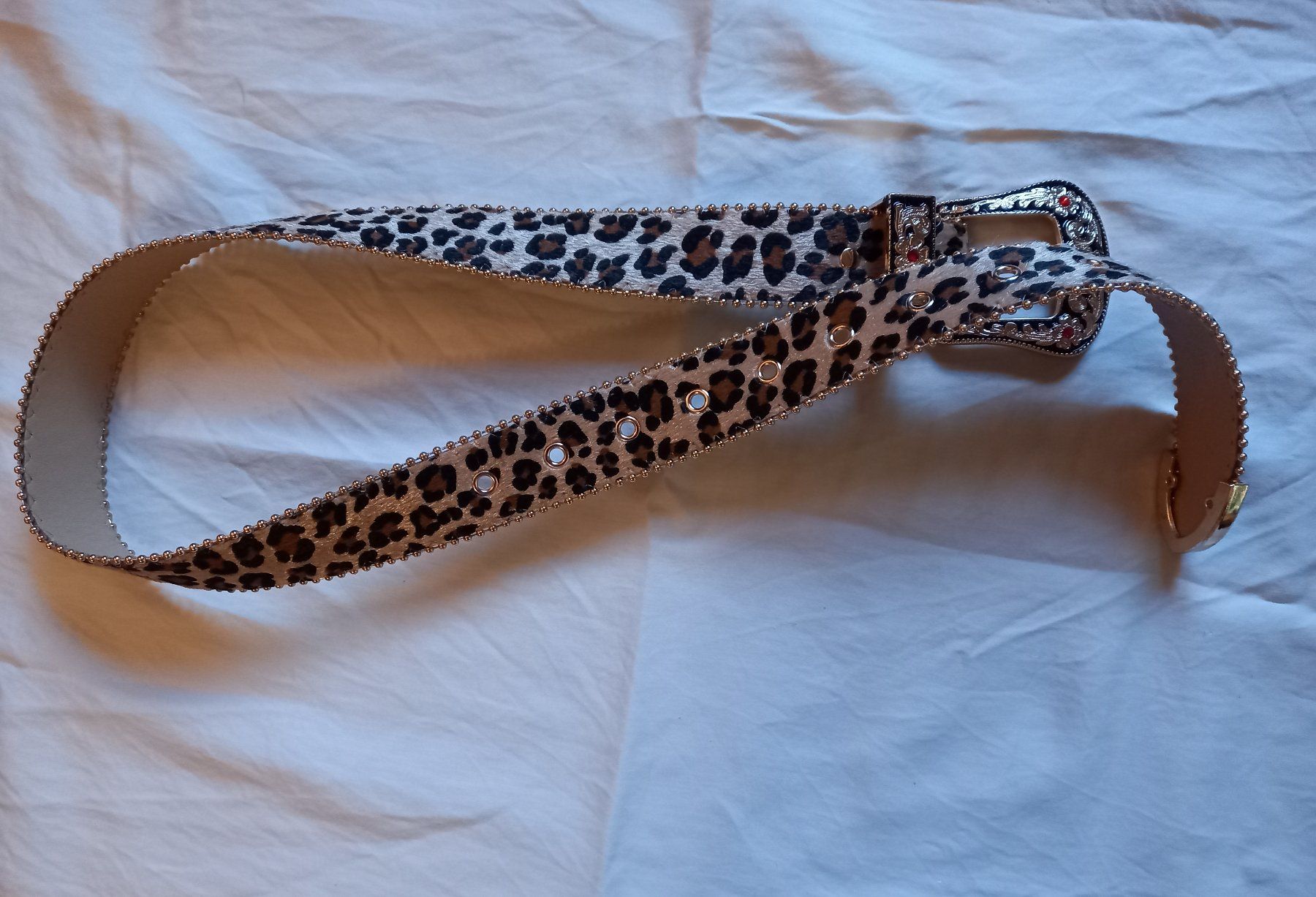 Gürtel: Leopardengürtel mit Strasssteinen im Vintage-Stil mit golden – Neu und originalverpackt aus Lausanne von FASHION-WORLD-SHOP