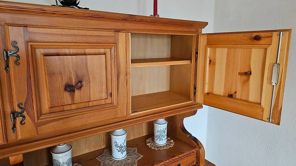 Credenze: Massiver Holzbuffetschrank – Usato da Merenschwand venduto da jas_ym5v 1