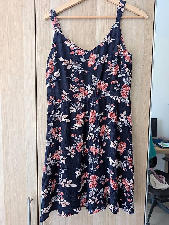 Kleider: Kleid grösse 40  – Gebraucht aus Oberwil BL von lisagautschi