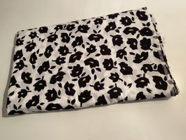 Jetzt noch !!! Stoff schwarz-weiss Blumenmuster 135x155