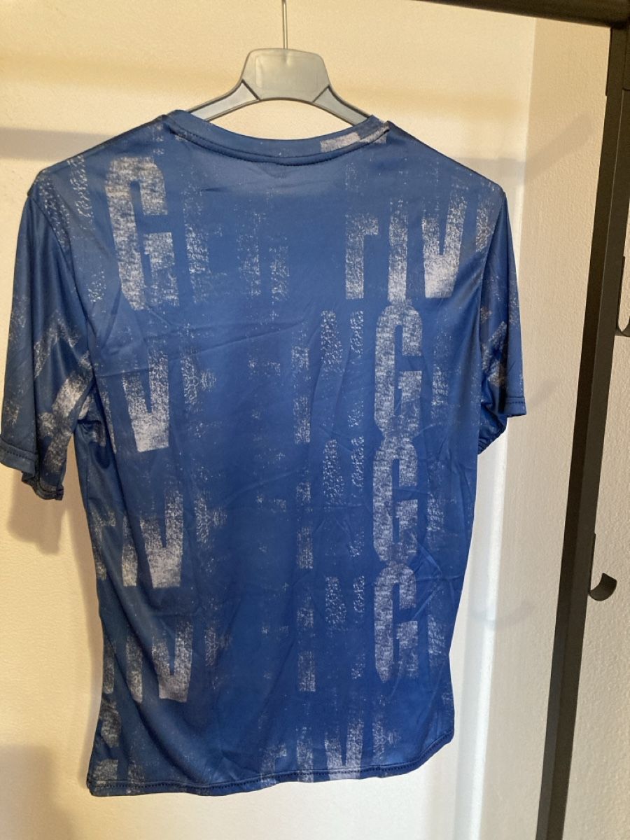 T-shirt: T-Shirt – Nuovo (secondo la descrizione) da Schlattingen venduto da fernfen 1