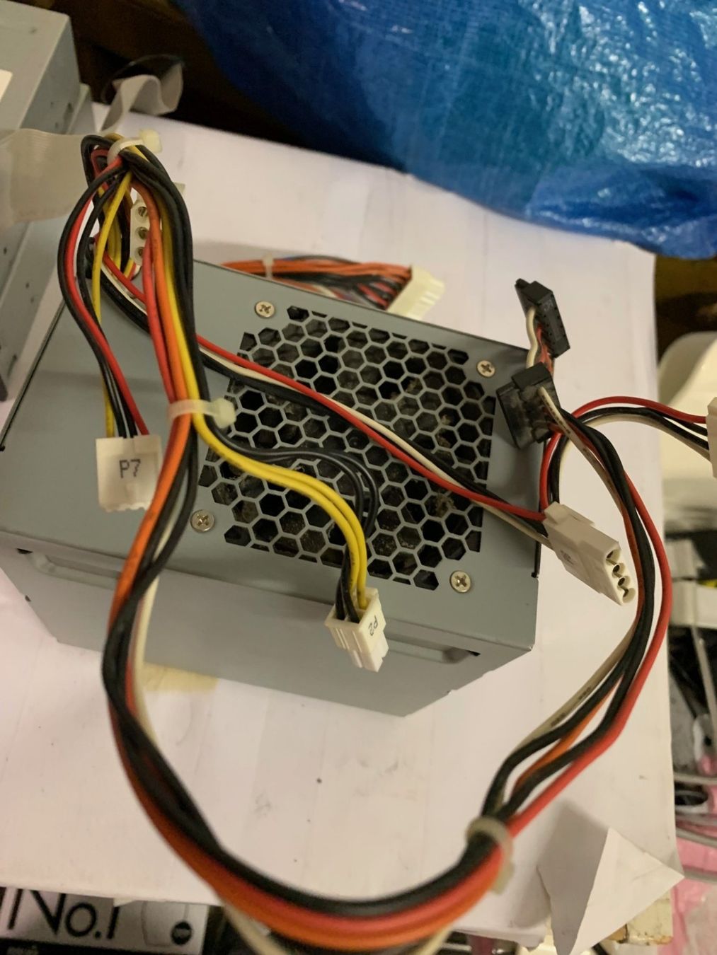 Ladegeräte: Dell Netzteil für Computer-Desktop ** 305 W – Gebraucht aus Emmen von newdeal1970 2