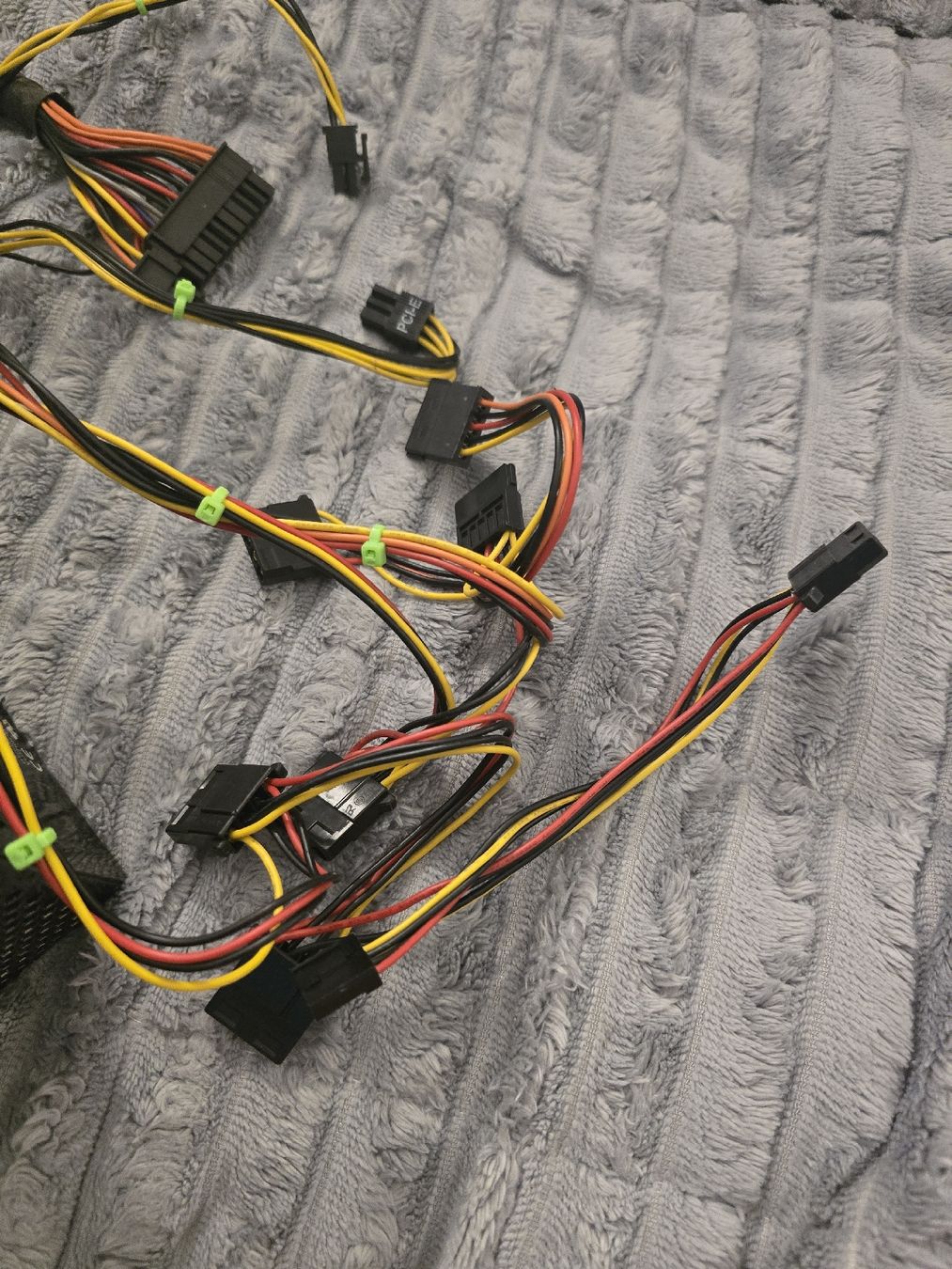 Componenti elettronici: RaptorX RT-450ABP PC Netzteil – Usato da Grächen venduto da -Arturas- 2