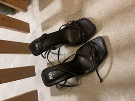 Schwarze Zara Sandalen mit Absatz Gr 39