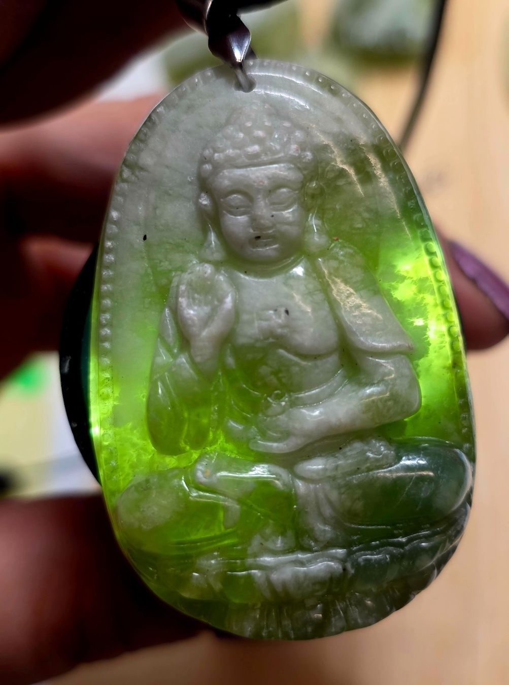 Minerali & Pietre curative: Grüne Jade Buddha Anhänger mit Kette B – Nuovo e nell'imballaggio originale da Matzingen venduto da Shay_Crystalz