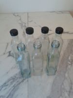 7 kleine rechteckige Glasflaschen mit Deckel neuwertig 25 cl