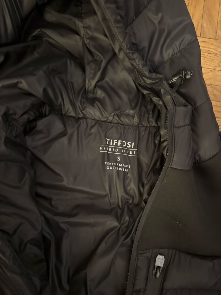 Giacche: Veste TIGOSI – Usato da Fribourg venduto da bar_q2pw 1