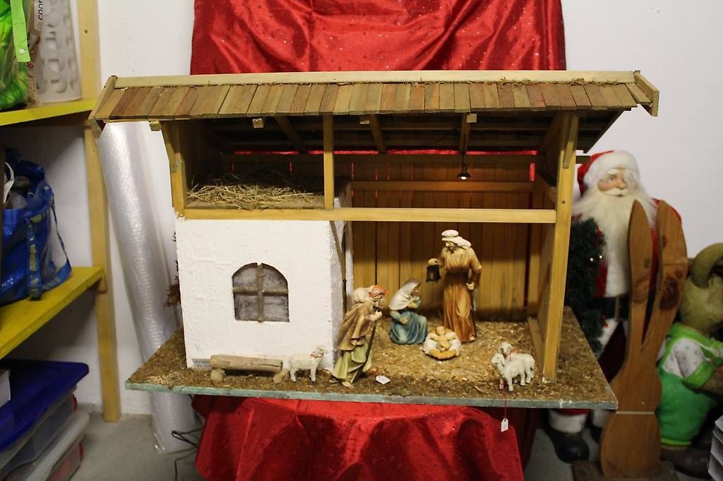 Articles en bois: Grosser Krippenstall – Neuf avec emballage d'origine à Moosseedorf par Tigerlily1 3