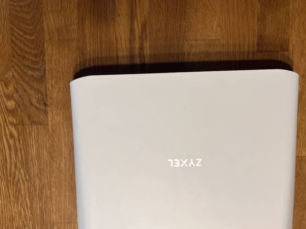 Modem & Router: Zyxel 2441 - Access Point / WLAN Router – Usato da Kriens venduto da tomse306 1