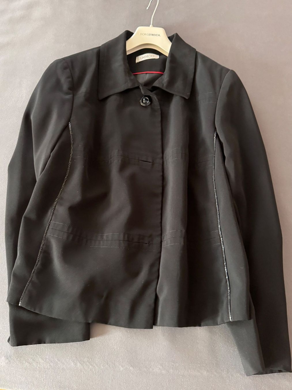 Giacche: Blazer noir Gelco élégant, taille 44 – Usato da Pampigny venduto da nouveau11 1