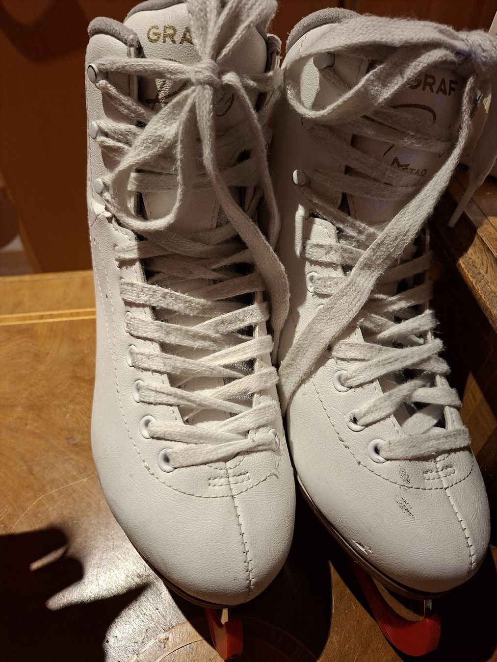 Graf Schlittschuhe: Graf schlittschuhe ruby grösse 35 – Gebraucht aus Diepoldsau von Tiaraa1