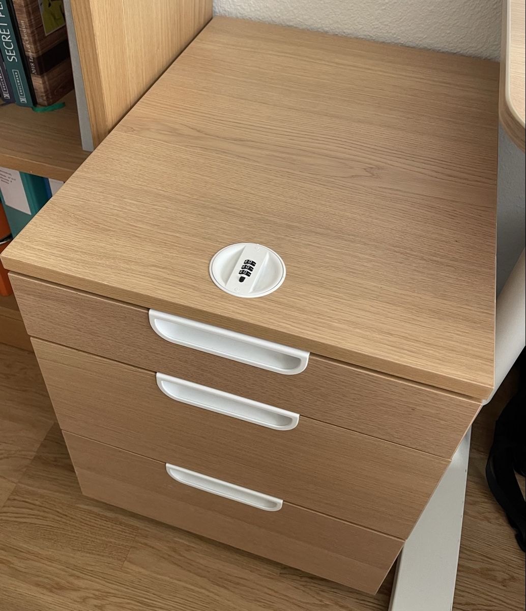 Ikea Korpus: Schöner Büro-Korpus von Ikea – Gebraucht aus Küssnacht am Rigi von TheMarket55 2