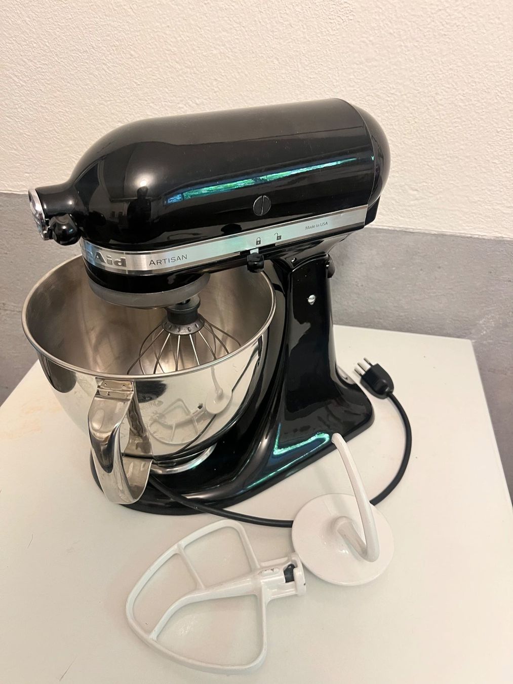 Kitchenaid Elettrodomestici da cucina: KitchenAid Artisan Schwarz KSM150 – Usato da Zollikerberg venduto da Reinier_ZH