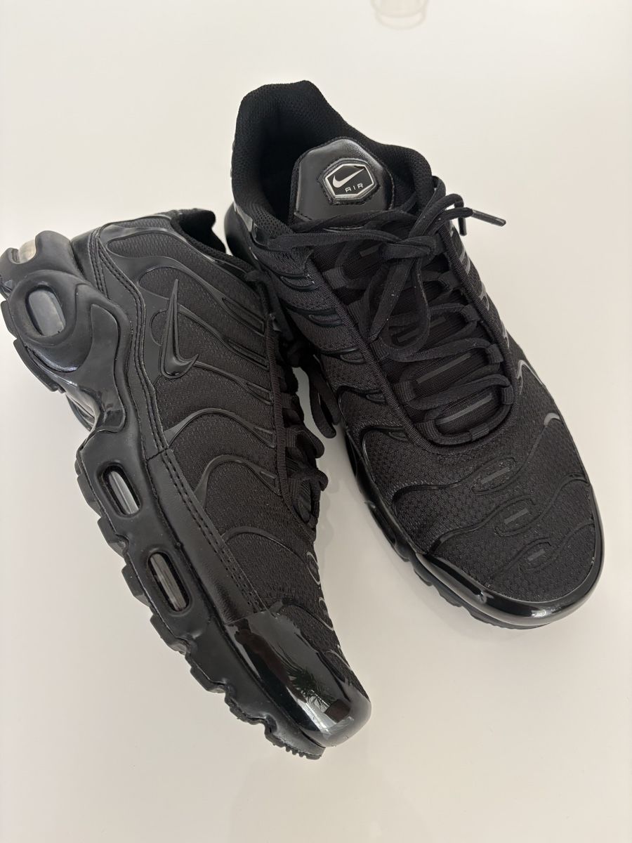 Nike Herrenschuhe: Original Nike Air Max Plus (43) – Gebraucht aus Rossens FR von Revox72