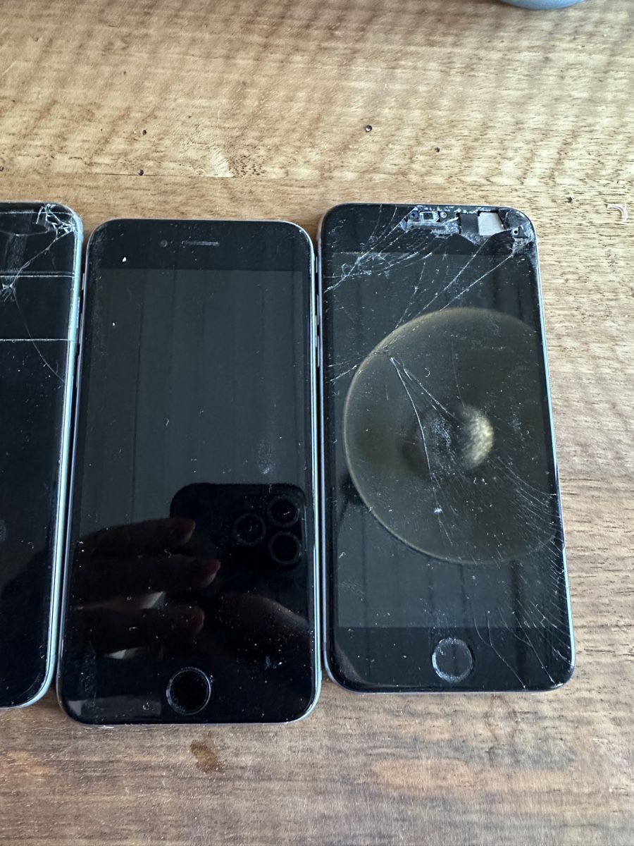 Apple Telefoni cellulari / Smartphones: 4 Apple iPhones Defekt verschiedene Modelle  – Difettoso da Steinen venduto da rahel_adm 2