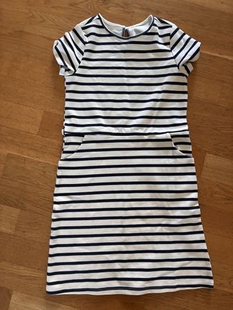 Schönes Kleid Gr. 134
