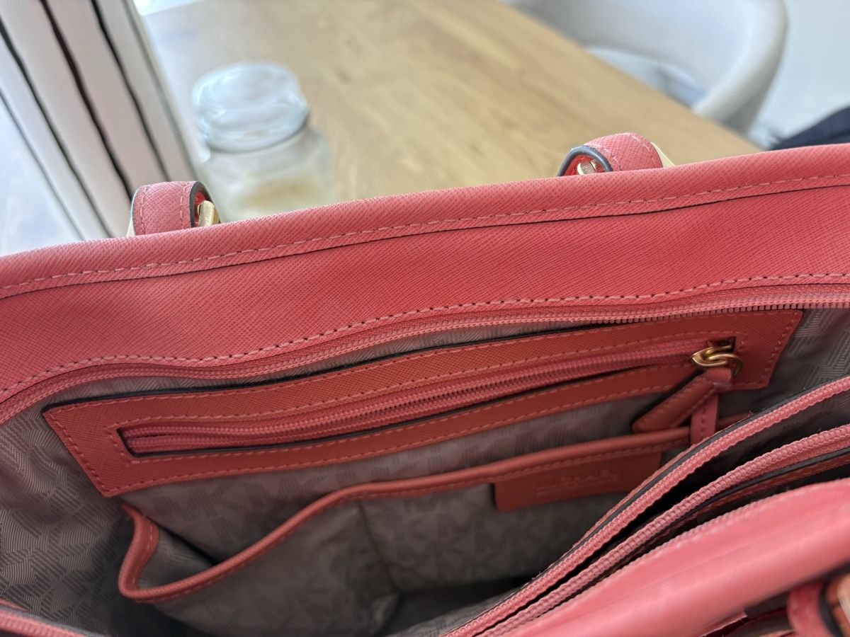 Michael Kors Borse da donna: Michael Kors Tasche – Nuovo (secondo la descrizione) da Laufen venduto da Jamii3 3