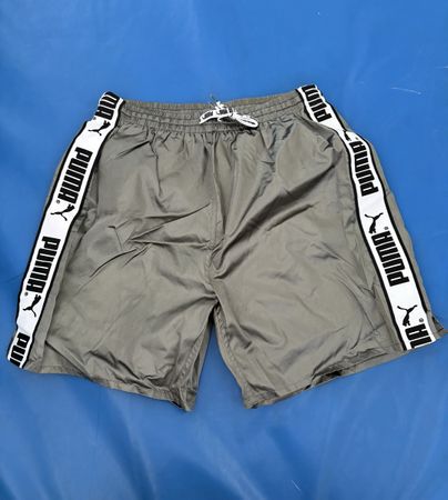 Puma Glanzshorts. Ungetragen. Grösse XL
