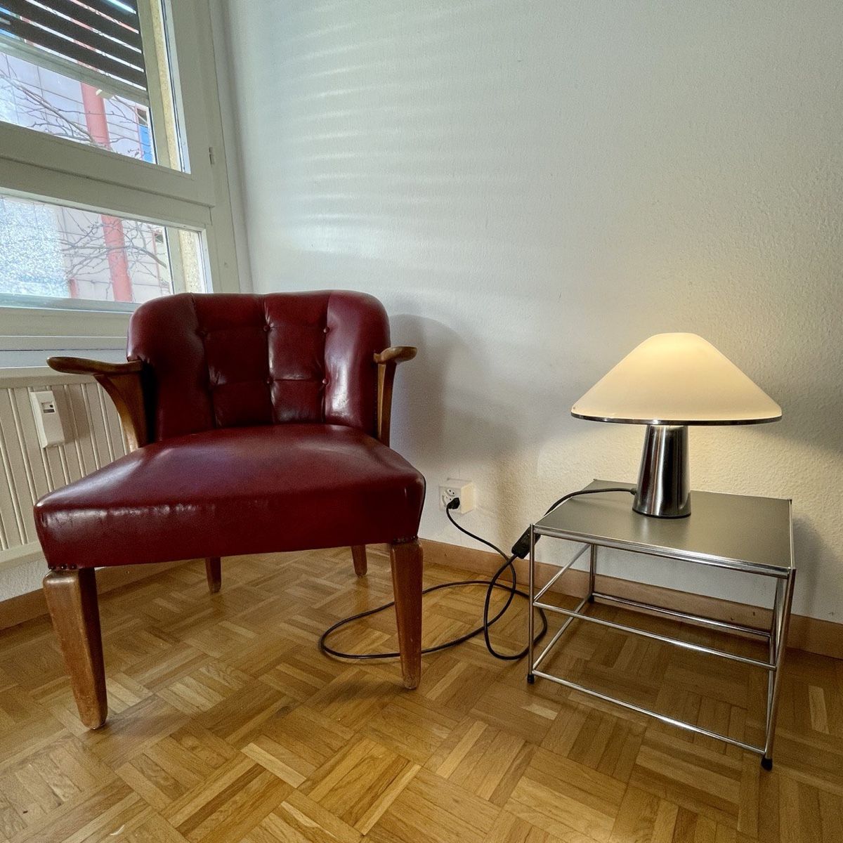 Poltrone: Classic Armchair, Burgundy Leather – Usato da Genève venduto da was_ksr9 5