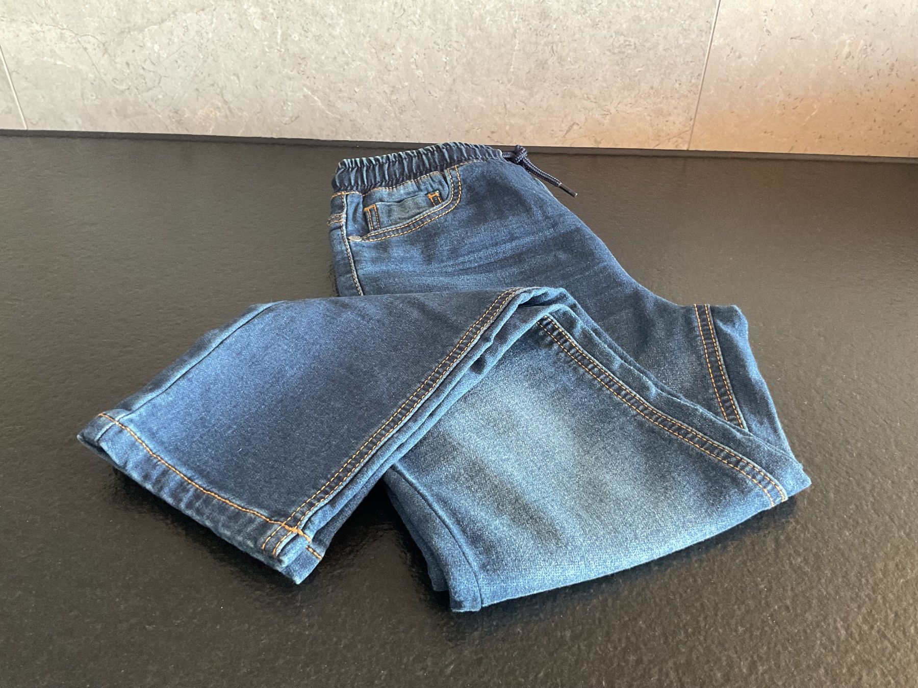 Jeans: Jeans enfants – Nuovo (secondo la descrizione) da Neuchâtel venduto da sta_7qfy