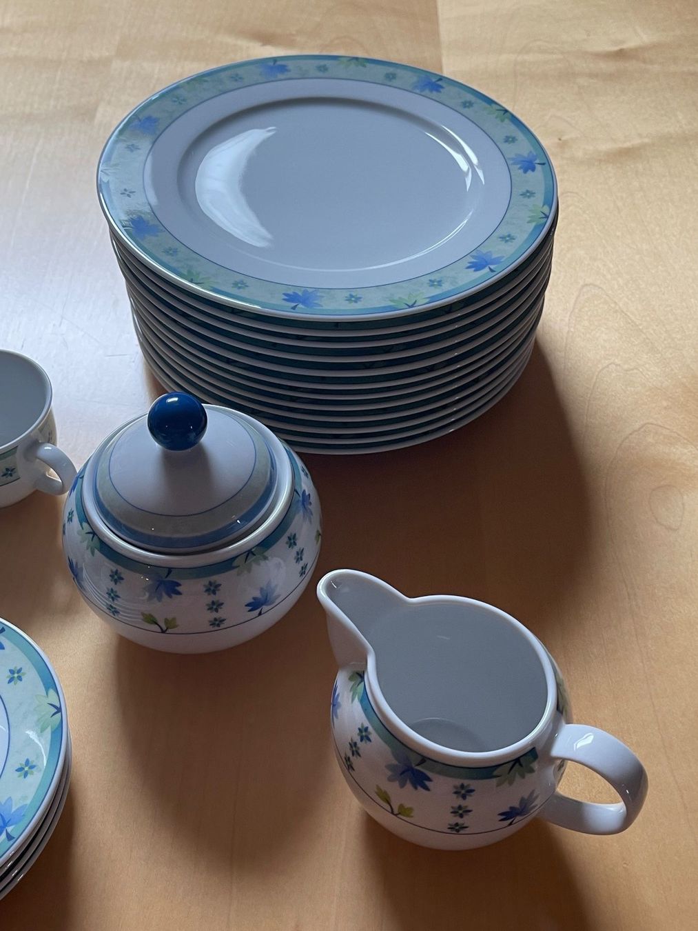 Set di piatti: Kaffeeservice BAVARIA Mitterteich Germany – Nuovo (secondo la descrizione) da Niederwil AG venduto da Allegra-9 3