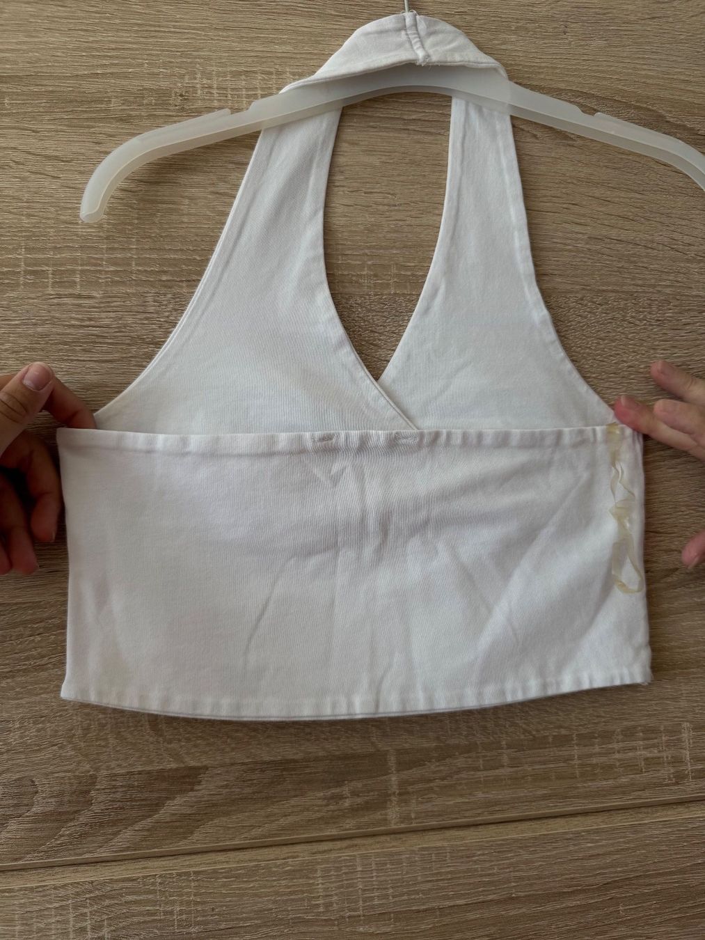 Top: Crop top blanc tendance – Usato da Montreux venduto da Izapechee 1