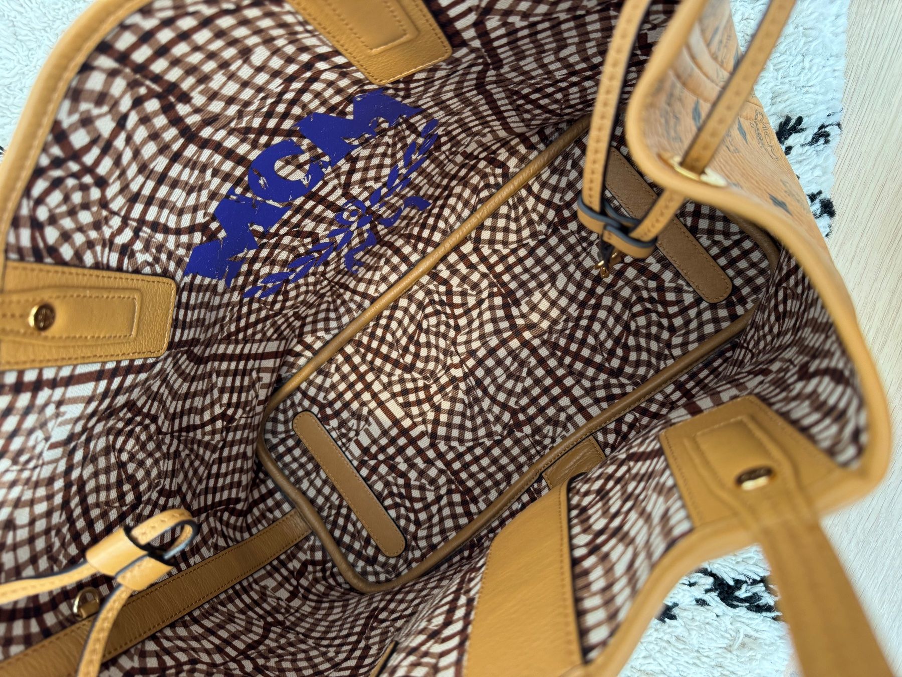 Mcm Borse da donna: Original MCM Liz Wendeshopper In Visetos – Usato da Buchs ZH venduto da crazyhandbaggirl123 5