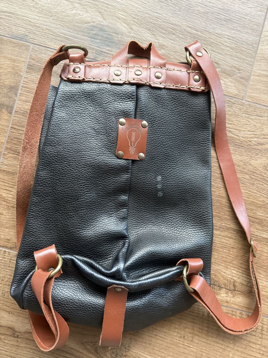 Zaini: Stylish Black Leather Backpack - Ready for new Adventures! – Usato da Glis venduto da lus_sx55 1