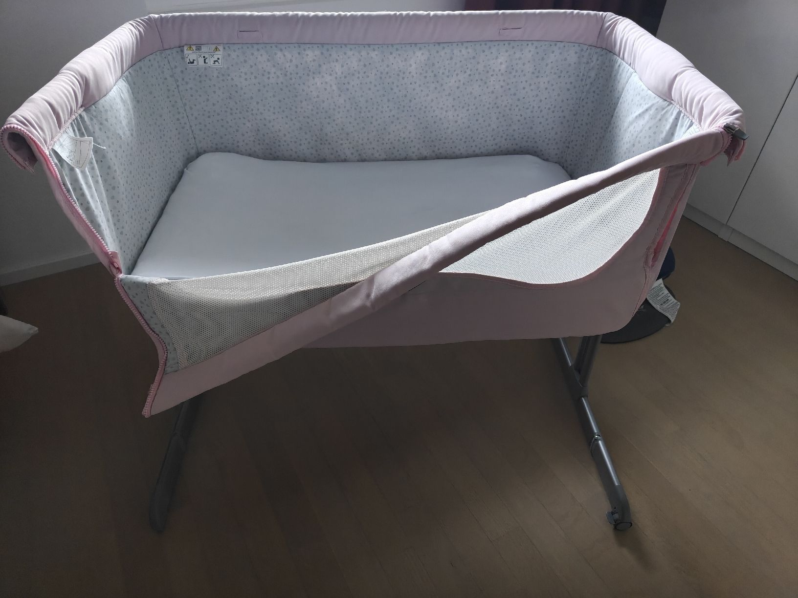 Chicco Letti: Chicco Next2Me Dream Side Sleeping Crib - Pink - VGC – Usato da Wallisellen venduto da ang_7jjt 1