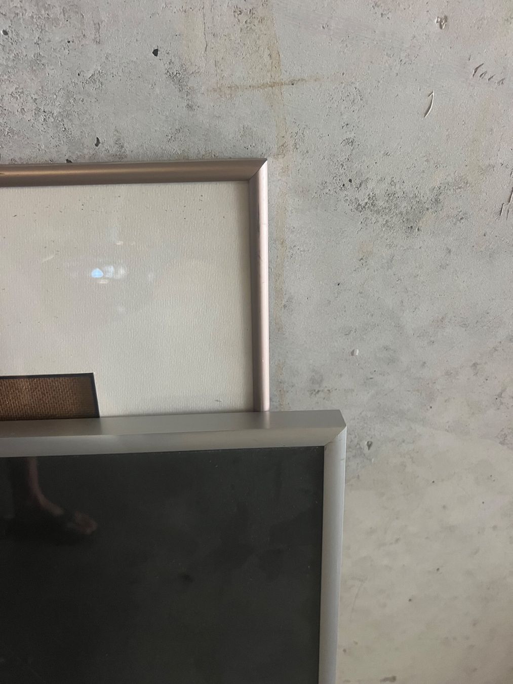 Bilderrahmen: 2 verschiedene Aluminium Bilderrahmen mit Glas – Gebraucht aus Rain von Pic-Ass 1