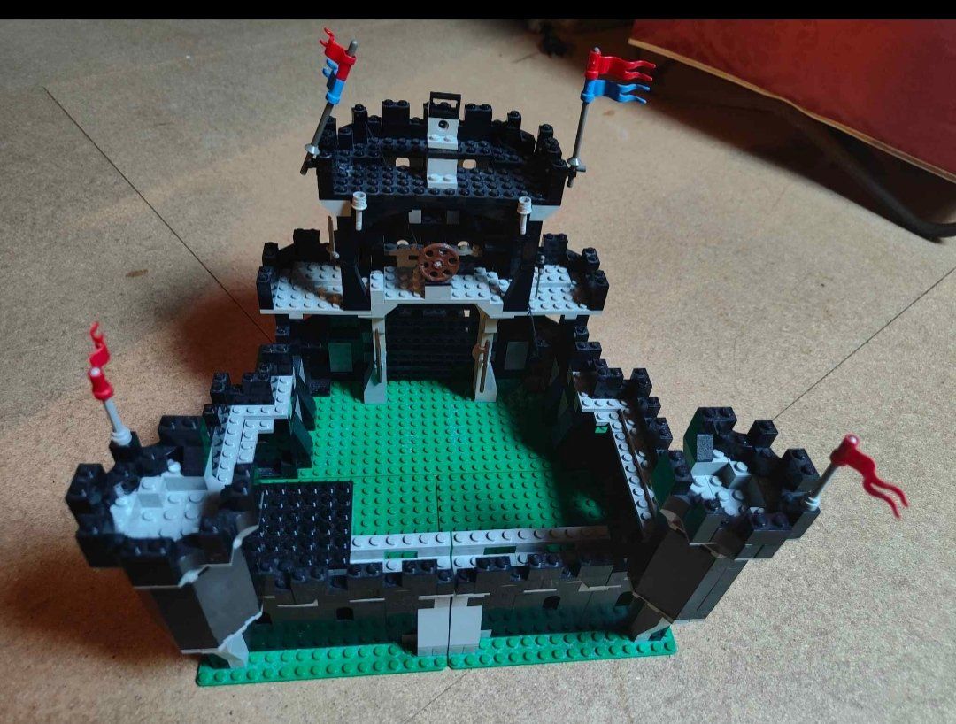 Lego Kit di costruzioni: Lego Ritterburg – Usato da Zollikofen venduto da Cecilia18 1