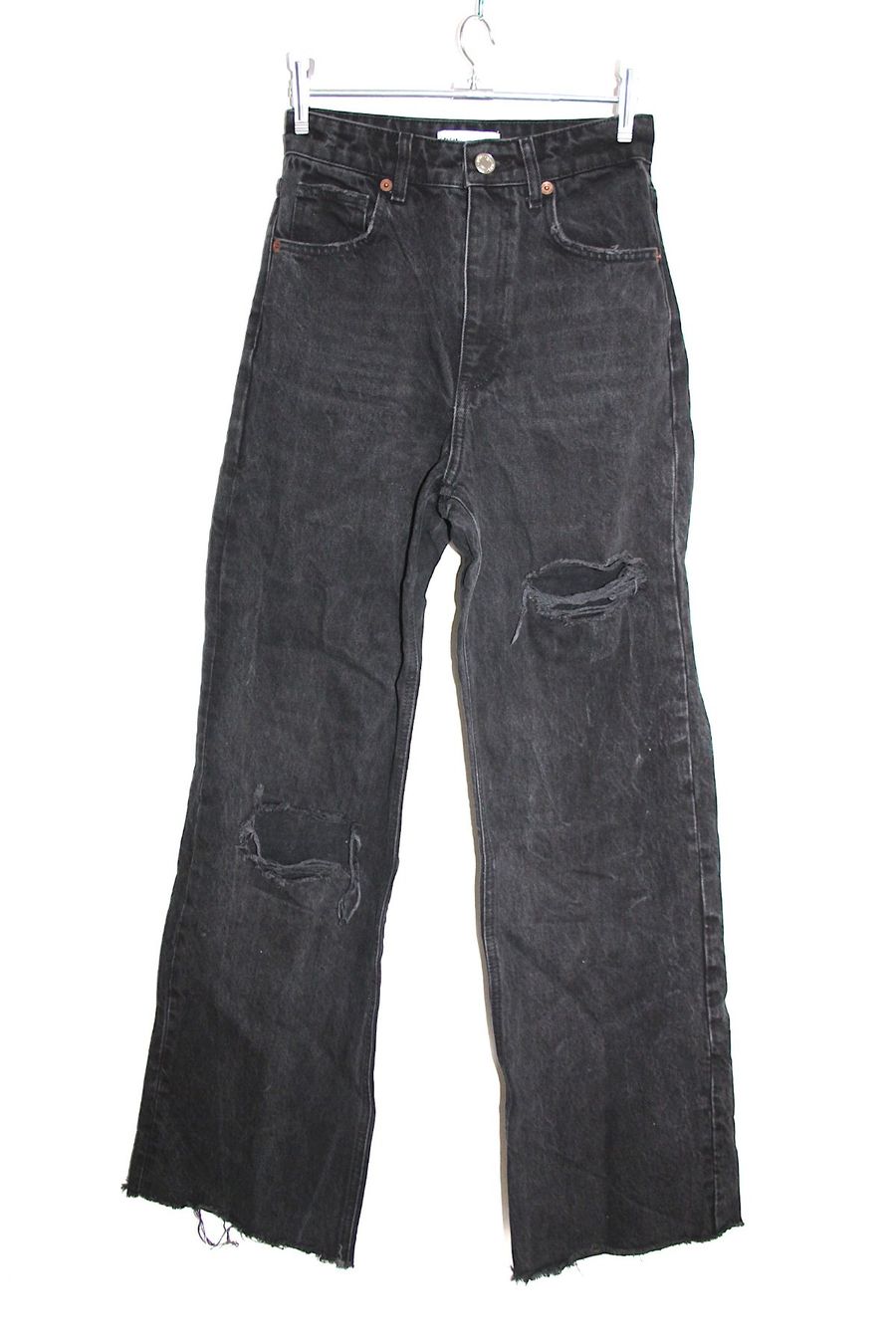 Jeans: Schwarze Jeans , Gr. EU 34 – Gebraucht aus Locarno von madame-tus-sauds