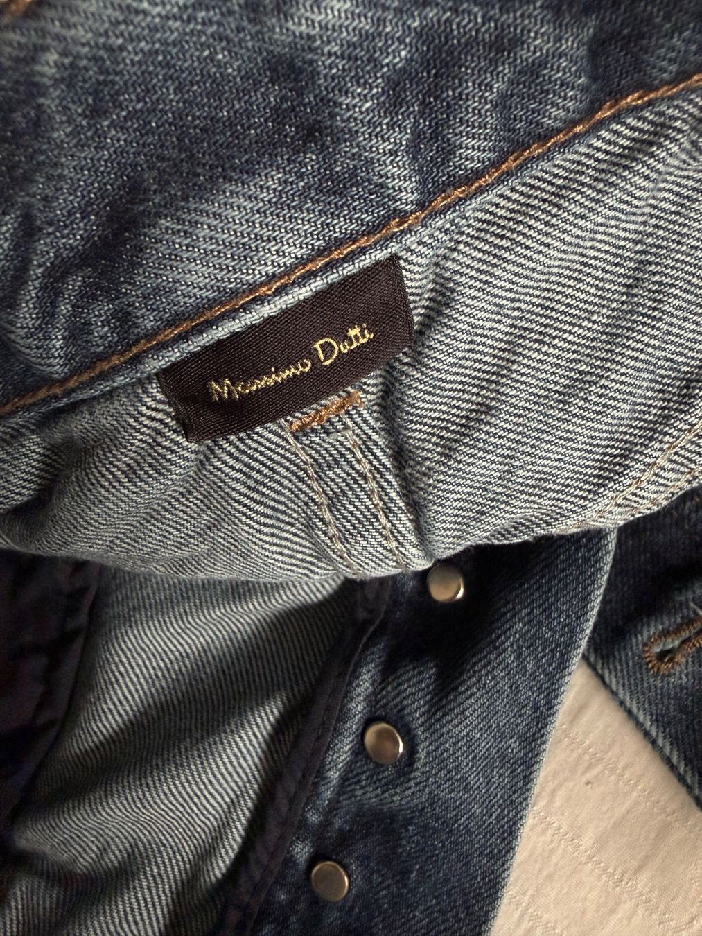 Jeans: Dunkelblaue Massimo Dutti Jeans – D'occasion à Sargans par lil_s2h8 1