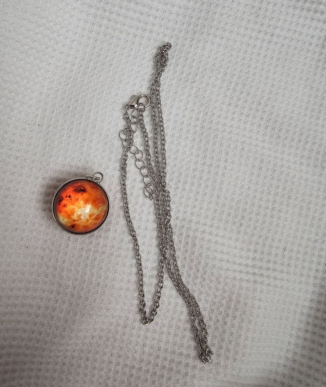 Ciondoli: NEU! Planet Anhänger mit Kette – Nuovo e nell'imballaggio originale da Füllinsdorf venduto da Sunnebliemli7 3